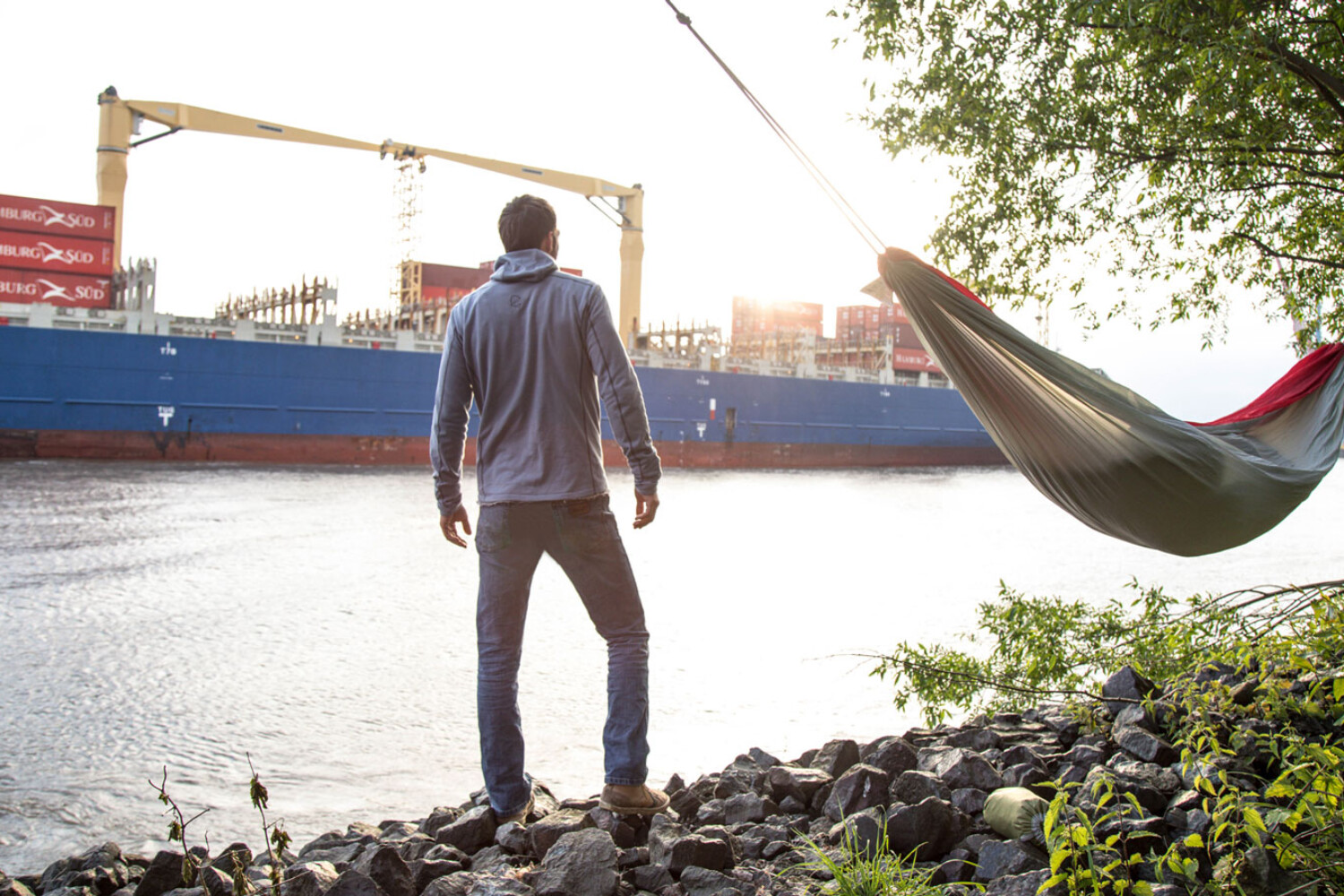 Mikroabenteuer: Christo Foerster am Hamburger Hafen